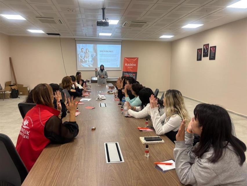 Aydın'da yurtta kalan öğrenciler bilgilendirildi