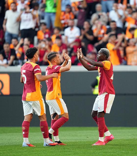 Galatasaray: 2 - Admira Wacker: 1