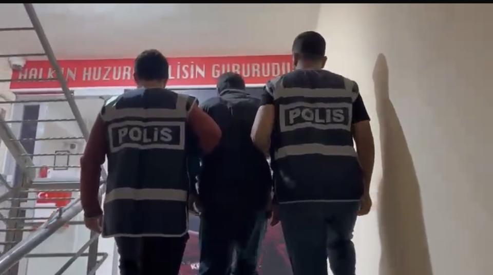 Cinsel saldırı suçundan aranıyordu, tavuk kümesinde yakalandı