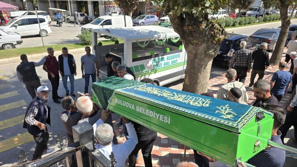 3 padişah, 12 cumhurbaşkanı gören 127 yaşındaki 'Ayşe Nine' vefat etti
