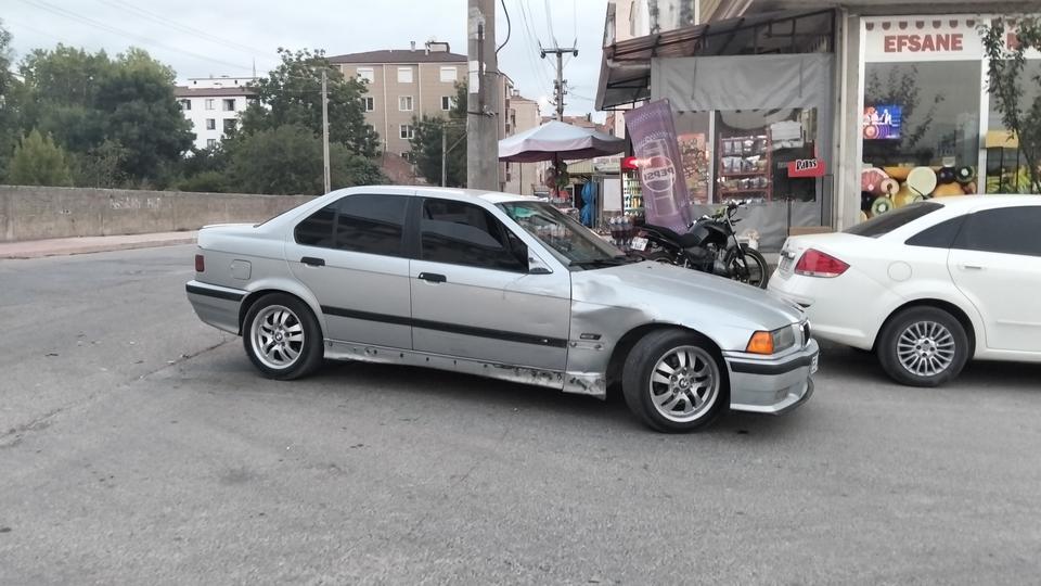 Otomobil motosikletle çarpıştı: 1 yaralı