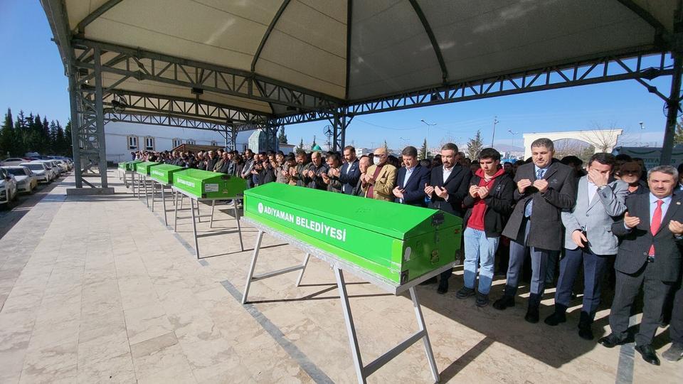 KAZADA HAYATINI KAYBEDEN 5 KİŞİ TOPRAĞA VERİLDİ