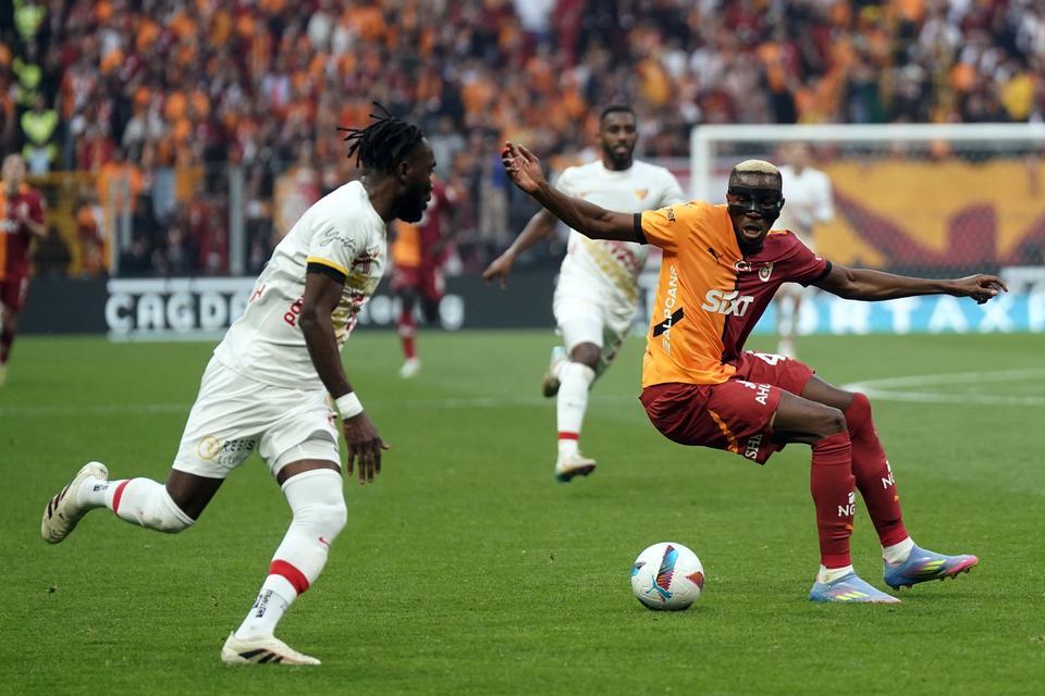 TRENDYOL SÜPER LİG: GALATASARAY: 2 - KAYSERİSPOR: 0 (İLK YARI)