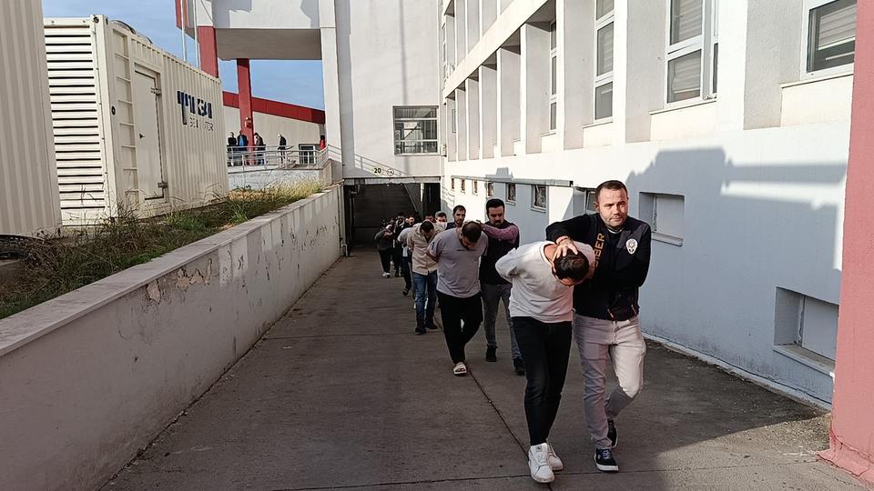 Mağdurlara "Sizi dolandırdım, hakkınızı helal edin" mesajı attılar