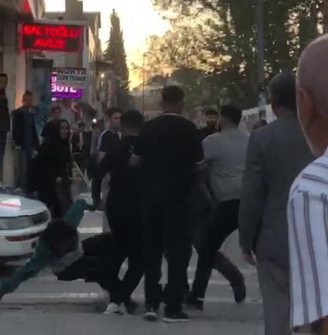 İki grup arasında kavga