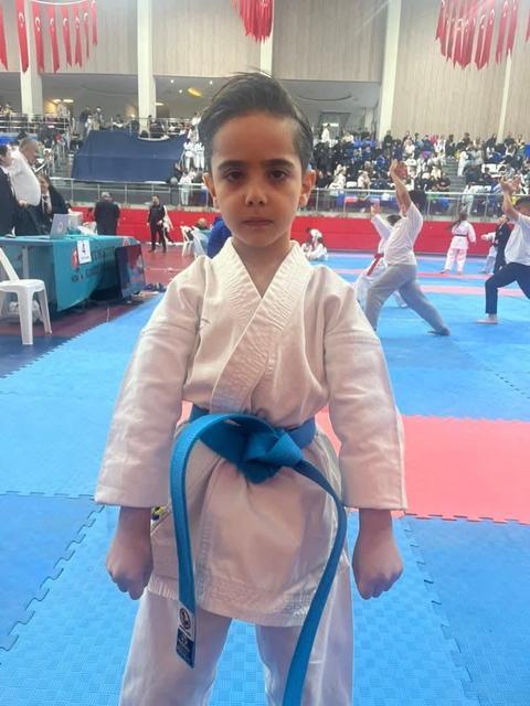 Gaziosmanpaşalı minik karateci Kaan Ayaz, Türkiye şampiyonu oldu