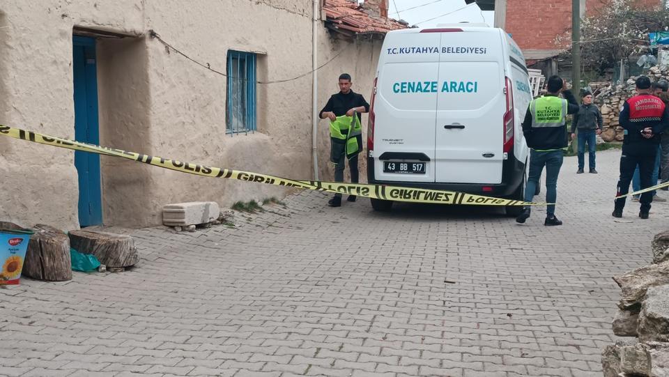 KÜTAHYA'DA ÇİFTE CİNAYET KARISINI VE BİR BAŞKA KİŞİYİ POMPALI TÜFEKLE ÖLDÜRÜP KAÇTI