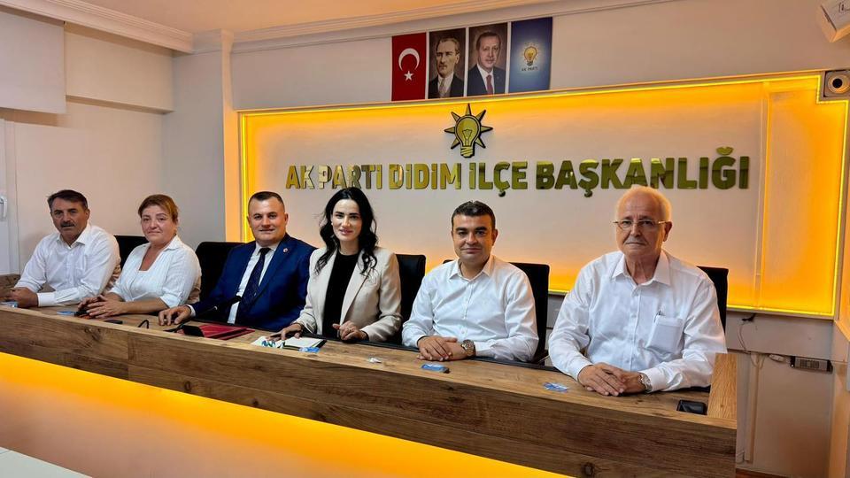 Sarıbaş Didim'de teşkilat mensuplarıyla bir araya geldi