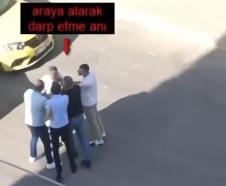 Dört taksici meslektaşını darbetti