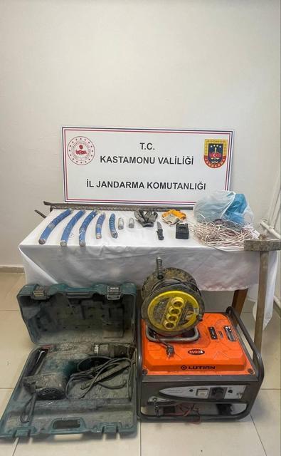 Define avcılarına suçüstü baskın: 2 tutuklama