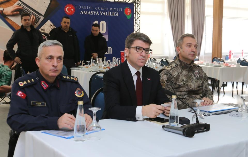 VALİ: "ALKOLLÜ SÜRÜŞLE 7 CAN GİTTİ, 200 LİRA İLE ÖNLENEBİLİRDİ"