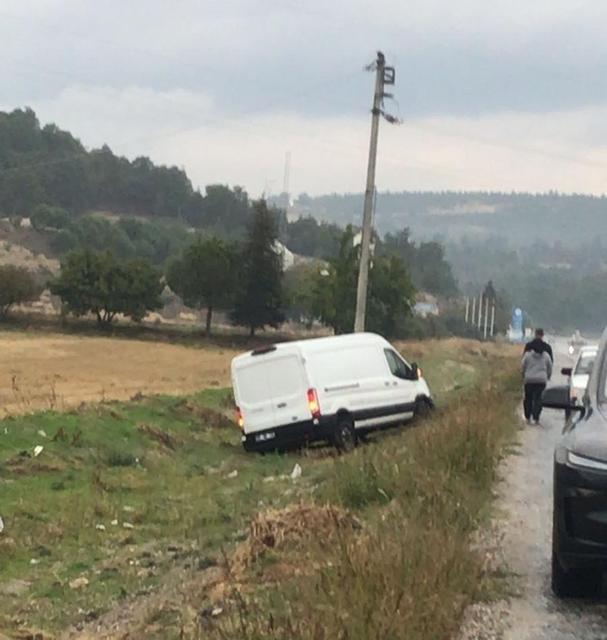 Kamyonetle otomobil çarpıştı: 5 yaralı