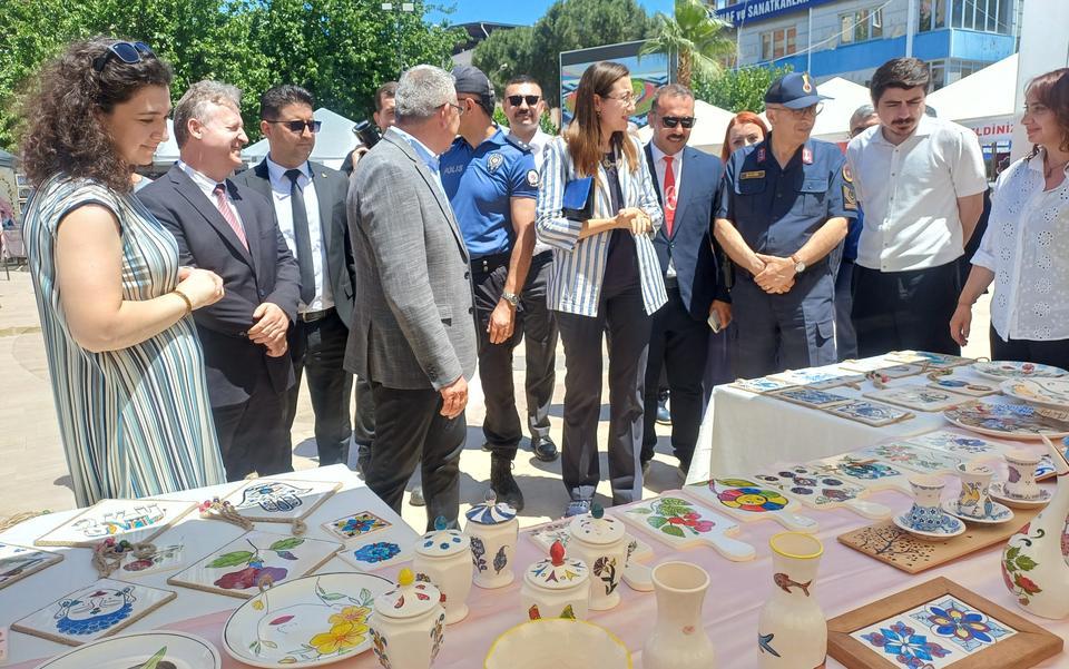 KÖŞKLÜ KURSİYERLER EL EMEĞİ ÜRÜNLERİNİ SERGİLEDİ