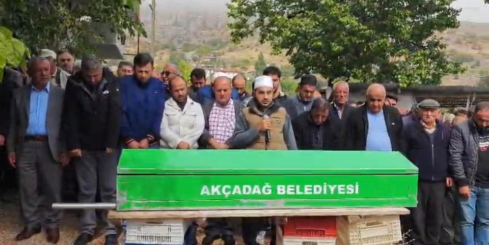 KALP KRİZİ GEÇİREREK HAYATINI KAYBEDEN ANNE VE OĞLU DEFNEDİLDİ