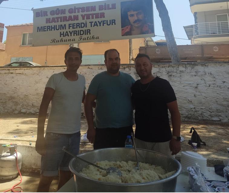 Hayranları, Ferdi Tayfur için hayır yaptı
