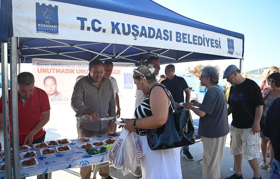 Kuşadası Belediyesi hayatını kaybeden çalışanlarını unutmadı