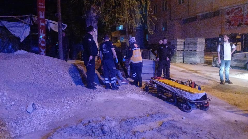 Bıçaklı kavgada 2 kişi yaralandı