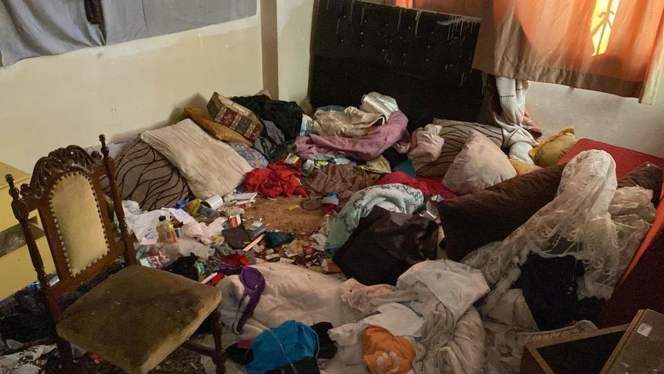Evi çöp halde bırakıp ortadan kayboldu