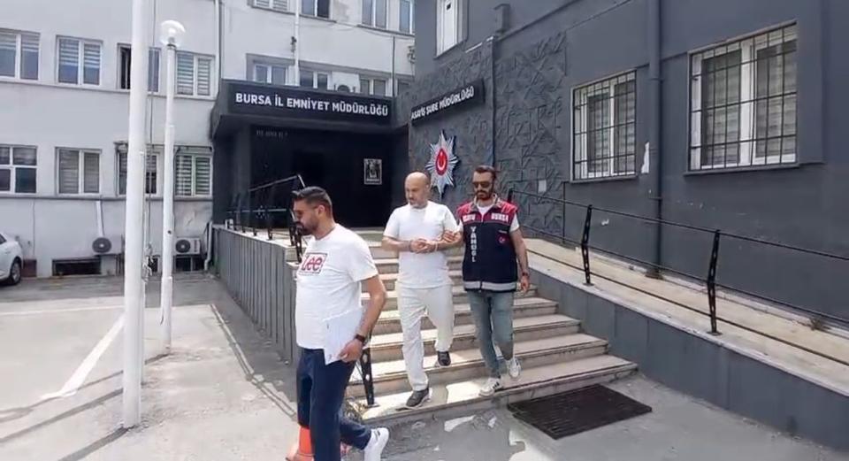 İnternetten iş başvurusunda bulundu, patronu tarafından dolandırıldı