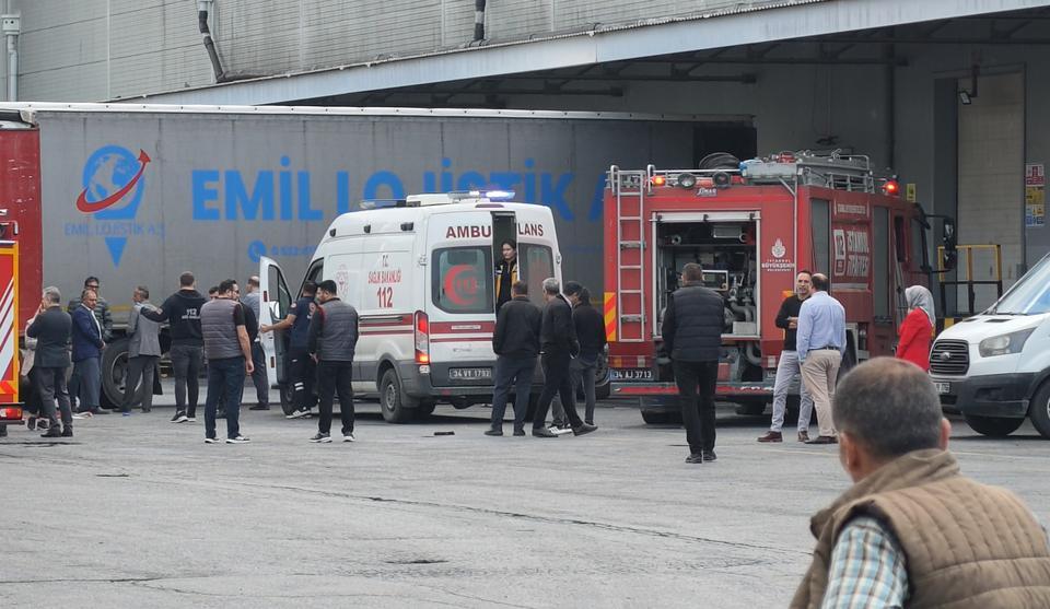 İki tır arasında kalan işçi öldü