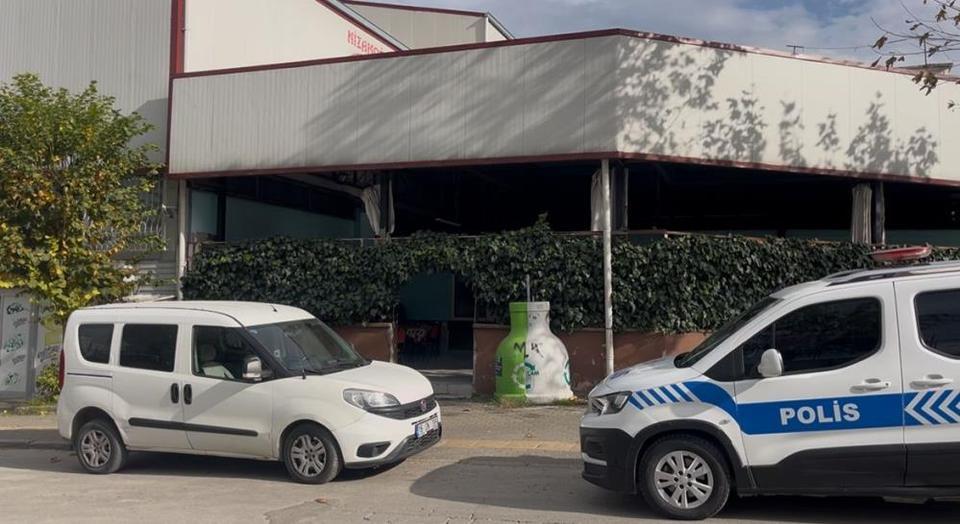 Eski damada kahvehanede tüfekli saldırı