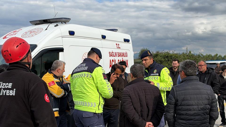 LASTİĞİ PATLATAN TIR KÖPRÜDEN UÇARAK ALEV TOPUNA DÖNDÜ