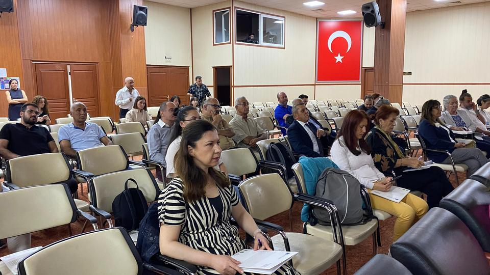 AYDIN'DA 'İKLİM DİRENÇLİ DOĞA DOSTU ZEYTİNCİLİK EĞİTİMİ' VERİLDİ