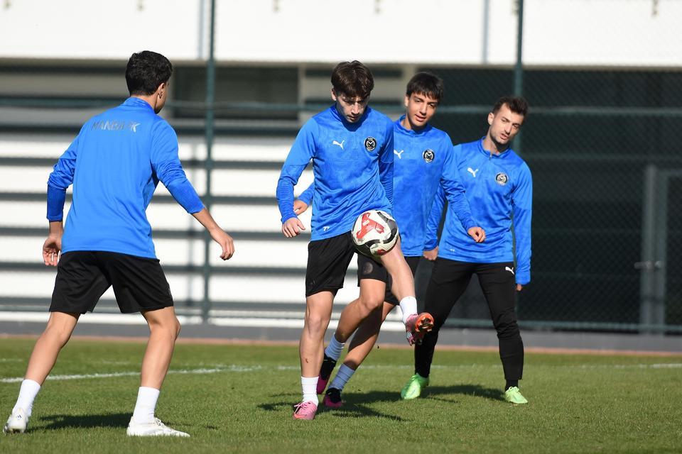 Manisa FK'da Keçiörengücü hazırlıkları devam ediyor