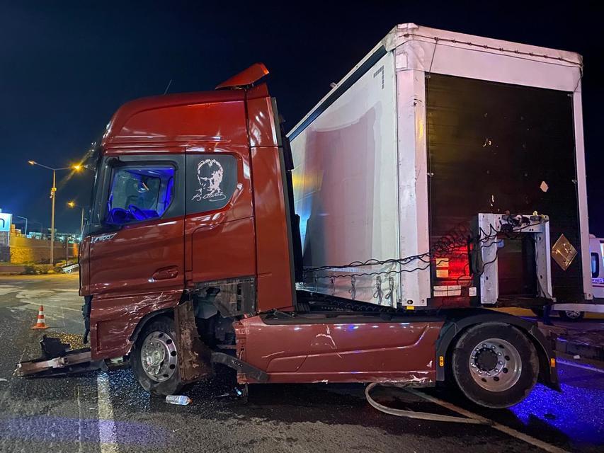 Aydın plakalı tır kazaya karıştı: 1 ölü, 3 yaralı