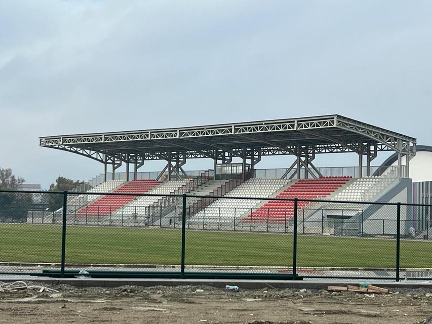 Sökede Yeni Statın Çim Sahası Yağmur Testinden Geçti