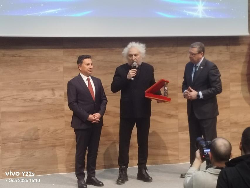 Sanatçı Aksu  Muğla ya Özel Gösterim Sözü Verdi