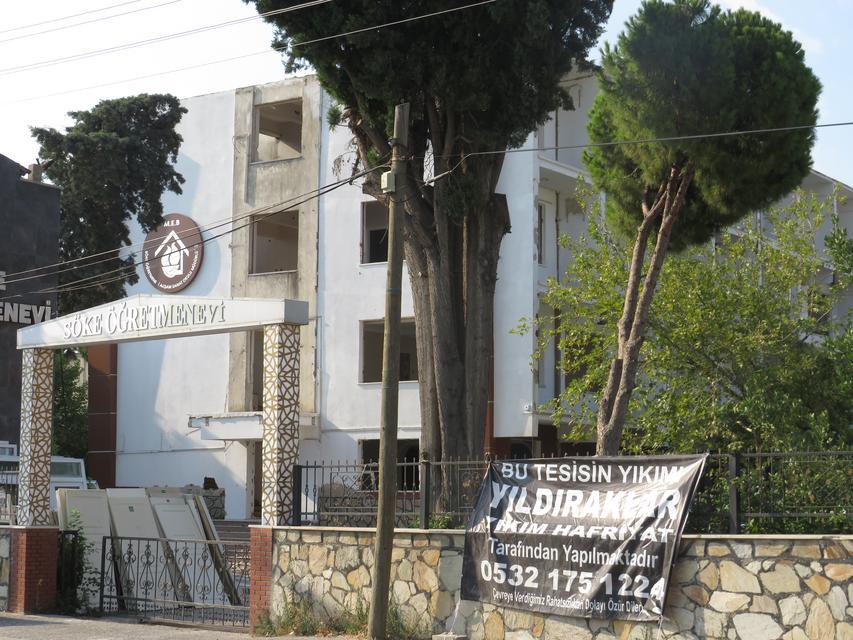 Söke Öğretmen Evi  Mart 2020 de  Yıkılmışt