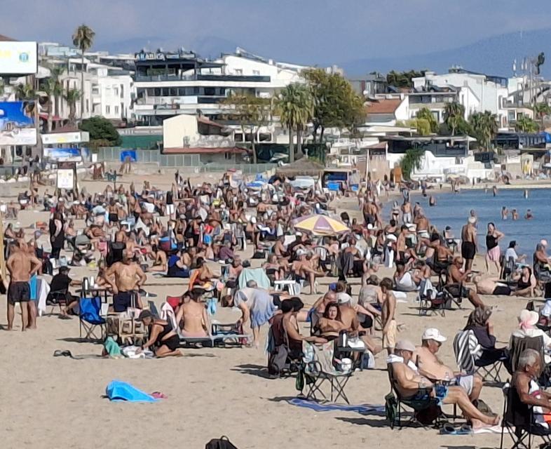 Aydın’da Ekim ayının son günlerinde deniz keyfi sürüyor