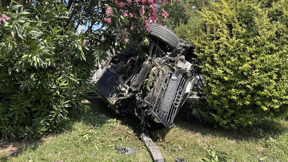 Kırmızı ışıkta geçerek kazaya neden oldu