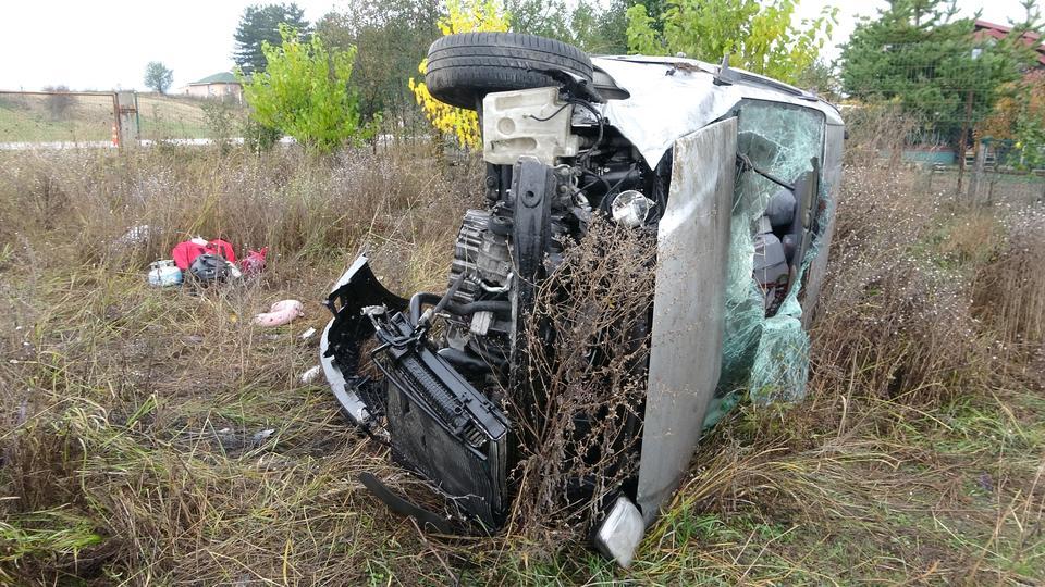 Kastamonu'da hafif ticari araç şarampole yuvarlandı: 3 yaralı