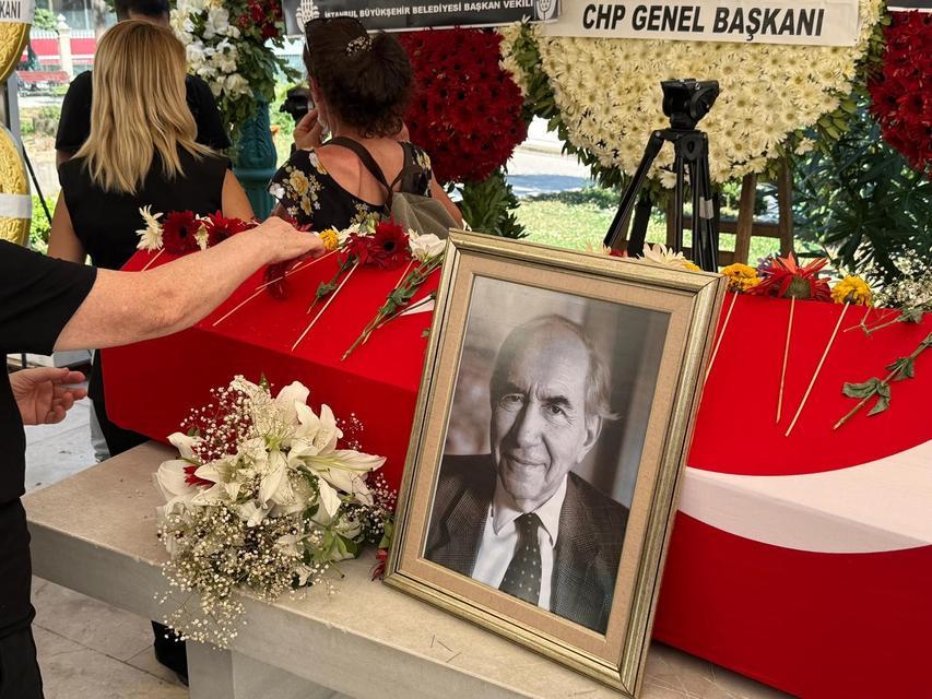 Altay Öymen son yolculuğuna uğurlandı