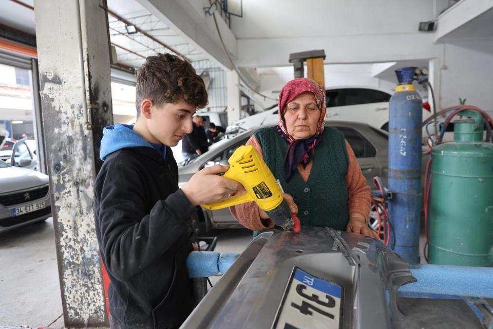 Aydın sanayisinin kadın ustası: On parmağında on marifet
