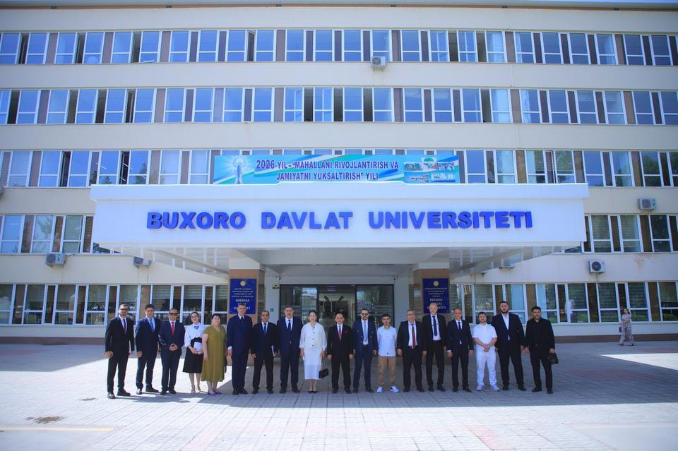 Türkmen halıcılığı Buhara’da konuşuldu