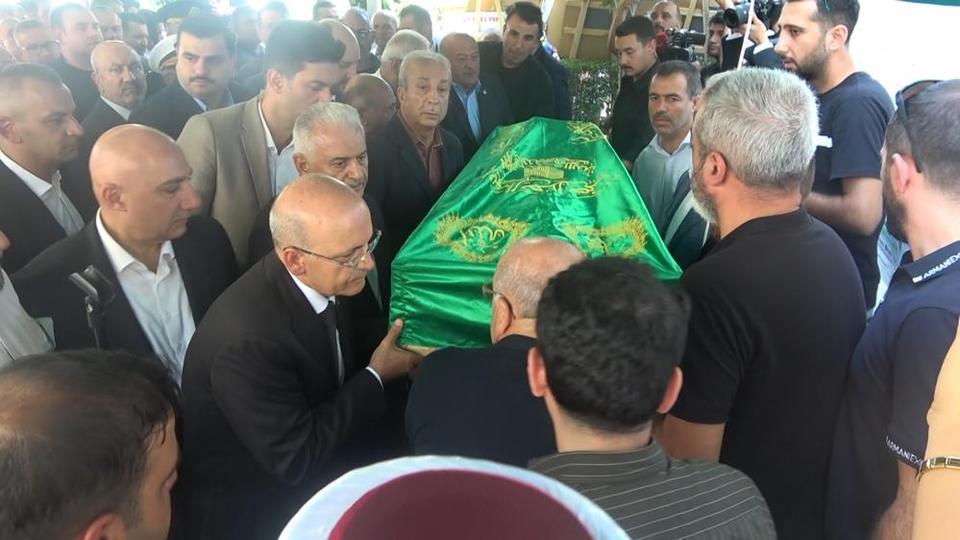 Bakan Şimşek'in ağabeyi Nazmi Şimşek toprağa verildi