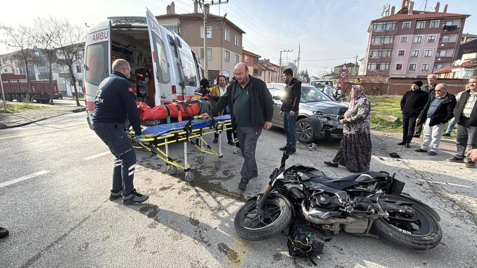 Ciple motosiklet kafa kafaya çarpıştı