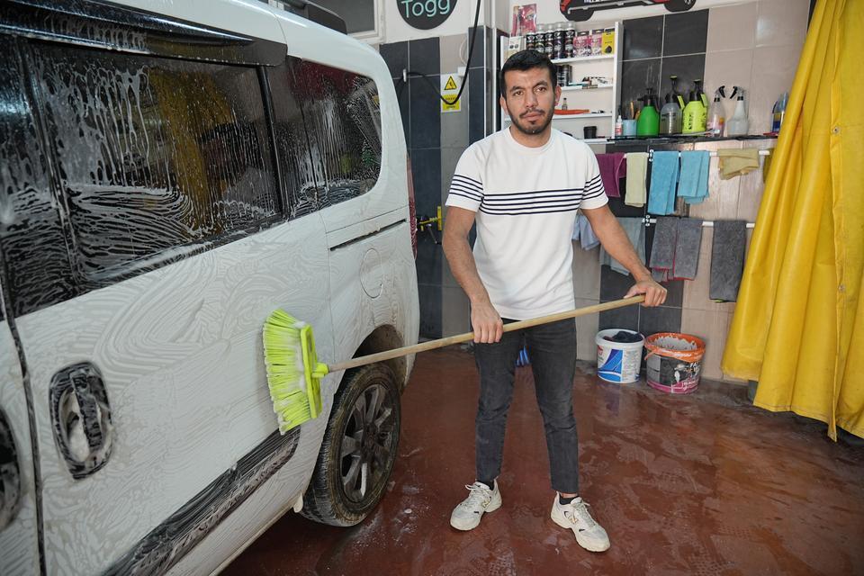 HESABINA GELEN PARA YÜZÜNDEN ASKERE GİDEMEYECEK ASKERE GİDECEKTİ, HESABINA GELEN PARA YÜZÜNDEN CEZAEVİNE GİRME RİSKİYLE KARŞI KARŞIYA ÖDEMELERİNİ IBAN ÜZERİNDEN ALAN GENÇ DOLANDIRICILARIN TUZAĞINA DÜŞTÜ