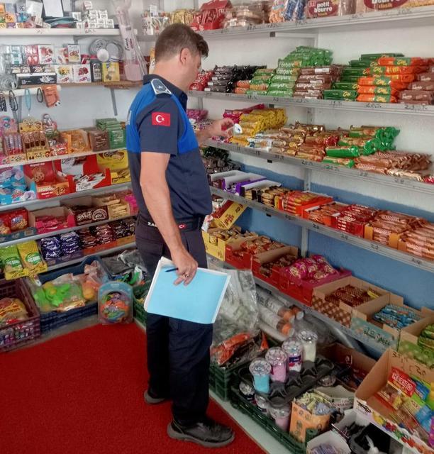 Koçarlı'da marketlere sıkı denetim: Raflar tek tek incelendi