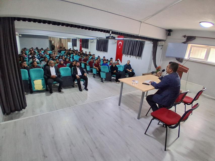 Bozdoğan'da öğrencilere camilerin toplumsal hayattaki önemi anlatıldı
