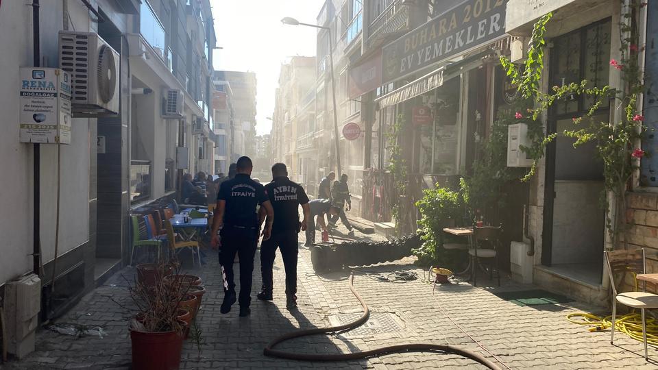 İŞ YERİNİN MUTFAĞINDAKİ YANGIN PANİKLETTİ