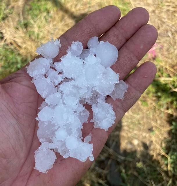 SARIGÖL'DE DOLU VE FIRTINA KORKUTTU