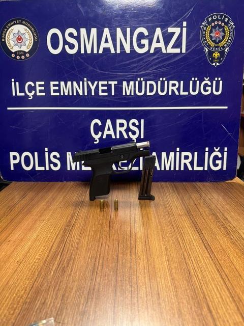 34 yıl cezası bulunan şahıs ruhsatsız silahla yakalandı