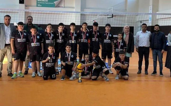 Karpuzlu’da voleybol şöleni