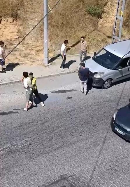 2 kişi arasında ilginç kavga