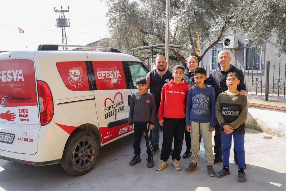 Kocagürlü çocuklara bayram tıraşları Efeler Belediyesi'nden