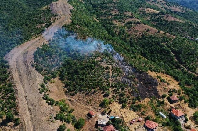 Köyde çıkan yangın panik yarattı
